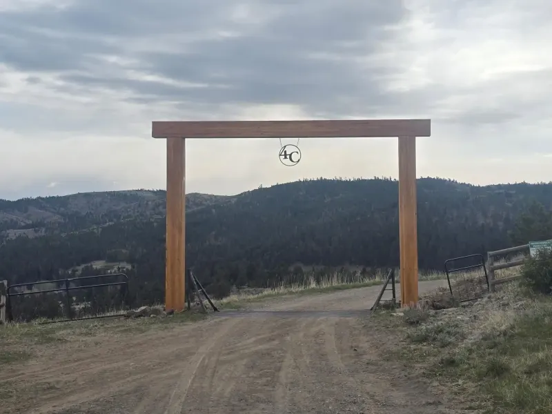 Custom ranch entrance archway