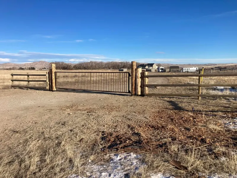 Equine horse fencing